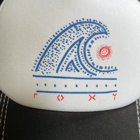Roxy SnapBack Cap. NWT OS - Picture 4 of 4